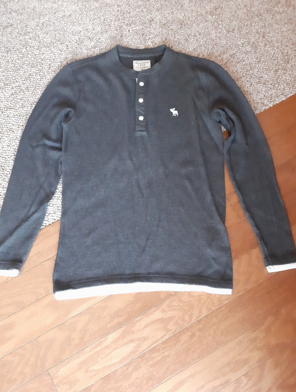 Abercrombie & Fitch Henley Shirt size XS